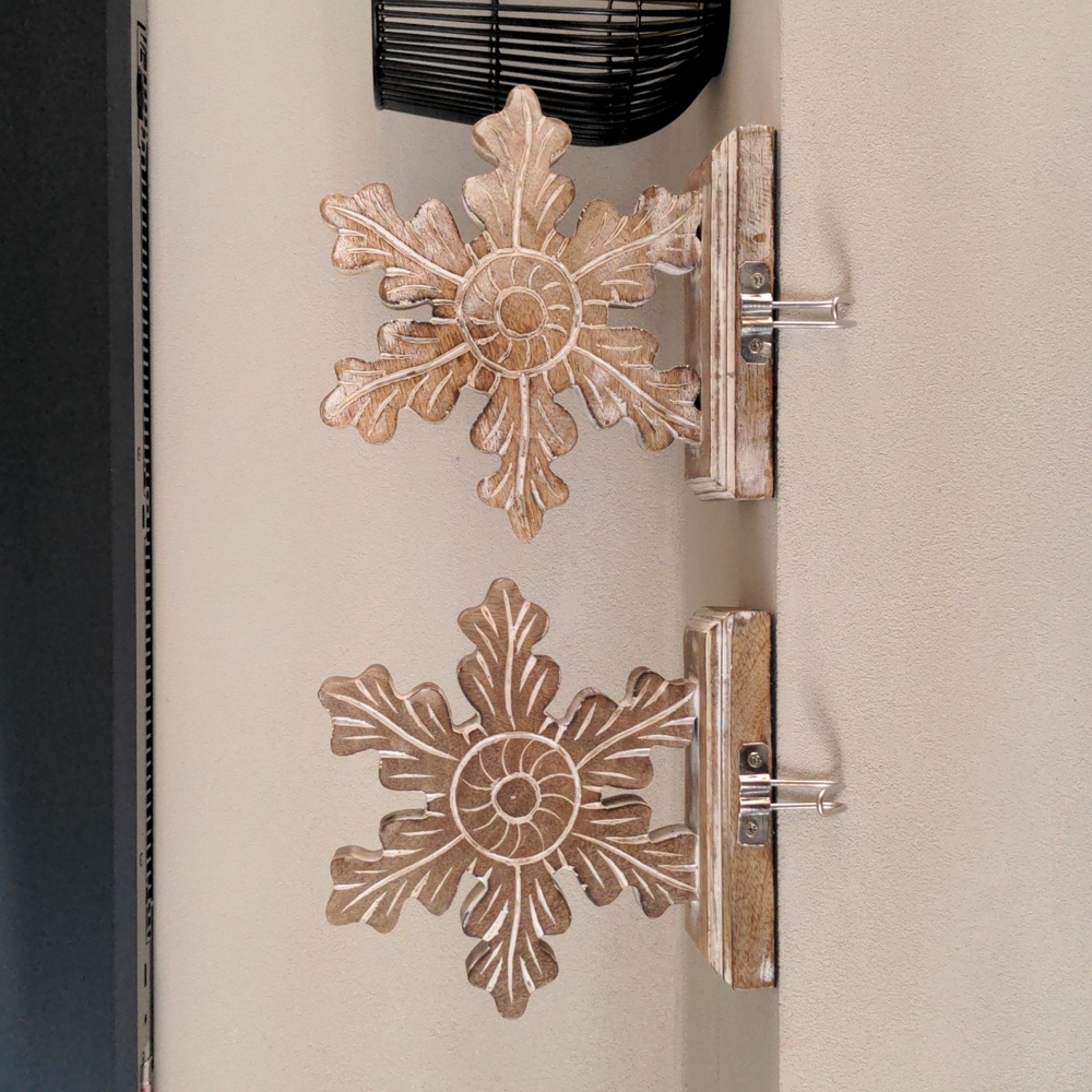 Set of snowflake Christmas stocking hooks